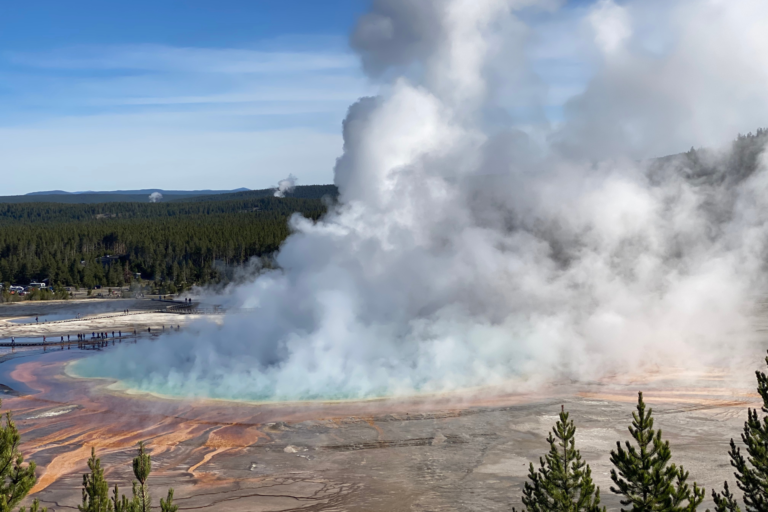 10 Best Things to do in yellowstone